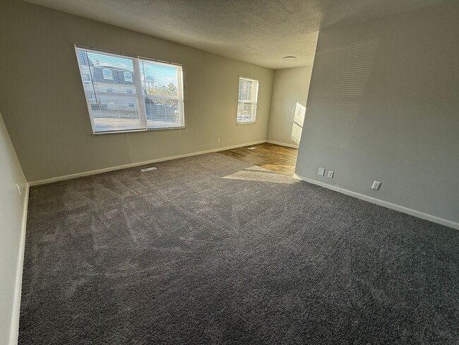 Building Photo - Evansville East side