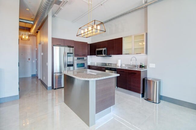 Building Photo - 3029 NE 188th St