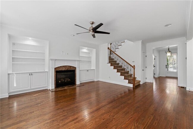 Building Photo - 6440 Century Park Pl SE