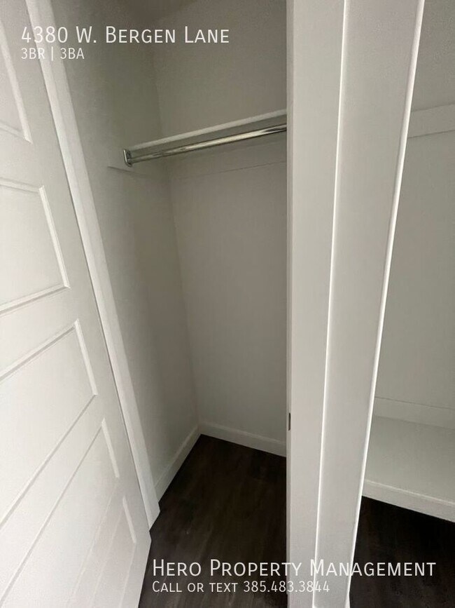 Building Photo - 4380 Bergen Ln