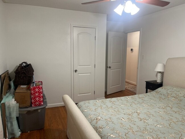 Building Photo - Gorgeous private home in Altavista!