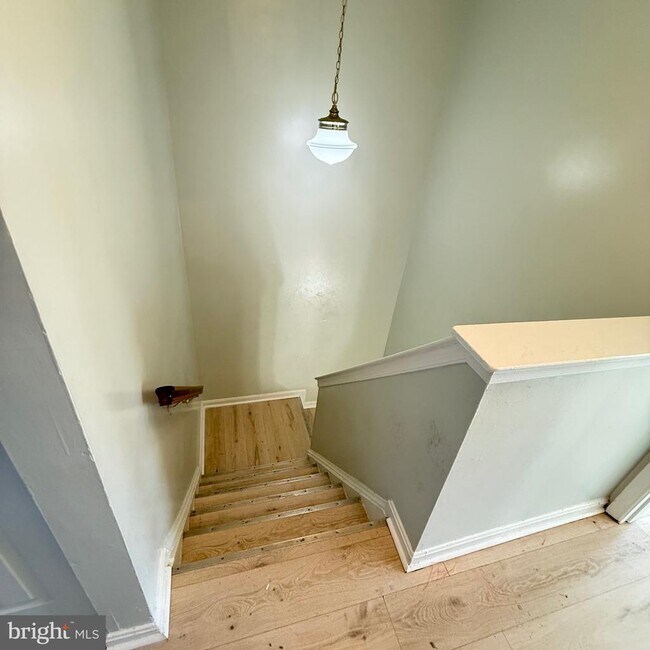 Building Photo - 2423 W Rosecroft Village Cir