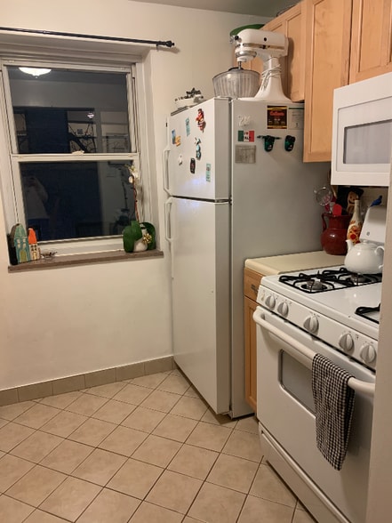 Building Photo - 5237 Fifth Ave