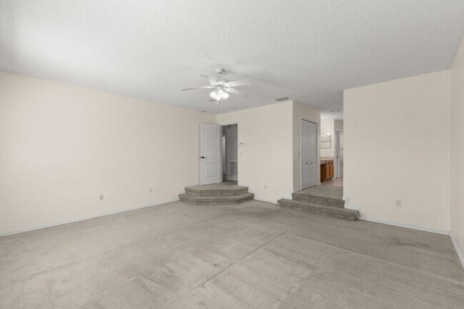 Building Photo - "Spacious 4-Bedroom Gem with 2.5 Baths in ...