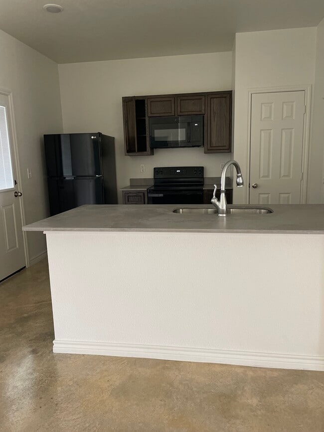 Building Photo - 1800 Emma Naylor Ct