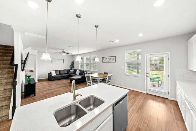 Building Photo - Room to Gather, Relax, and Enjoy Everyday Living