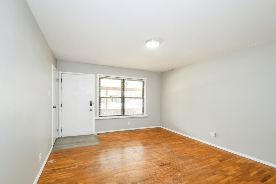 Building Photo - 2639 Freemantle Dr