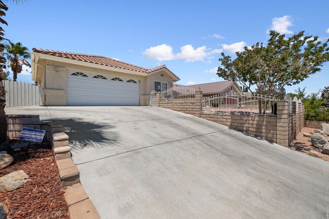 Building Photo - Beautiful 4-Bedroom, 2.5-Bathroom Home in ...