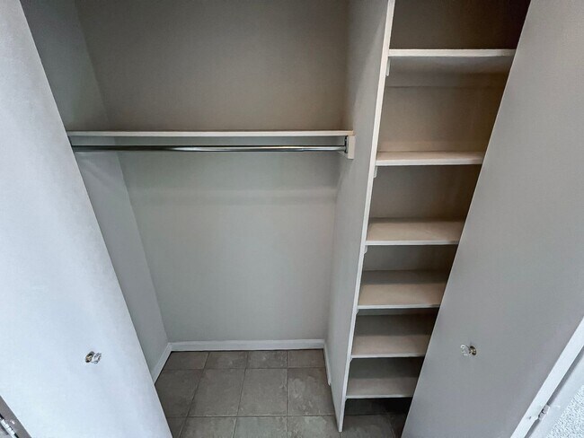 Building Photo - Fantastic 3 Bedroom 3 Bathroom Condo With ...