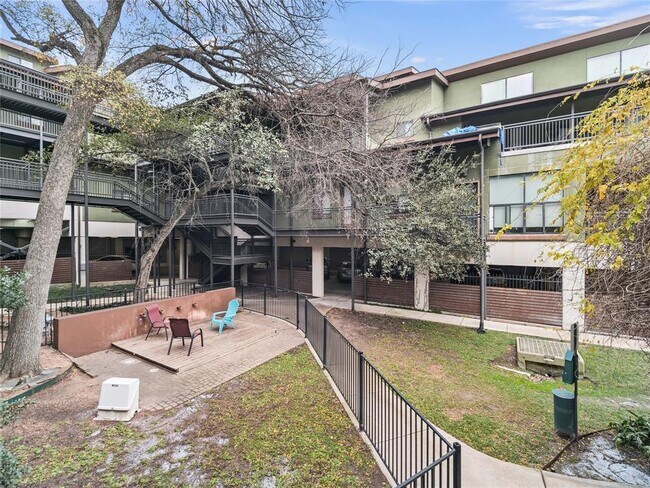 Building Photo - 911 Keith Ln