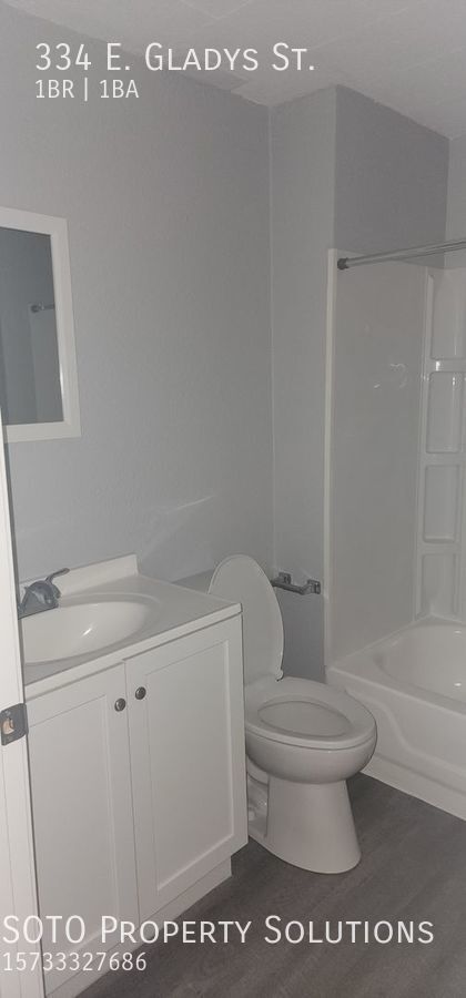 Building Photo - Studio Apartment Pet-Friendly