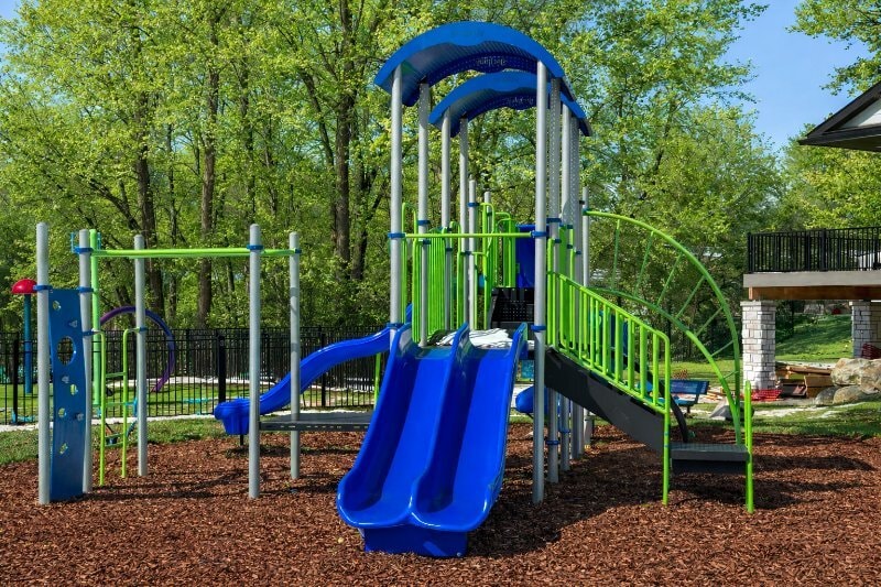 Building Photo - 220 Lakeshore Cir