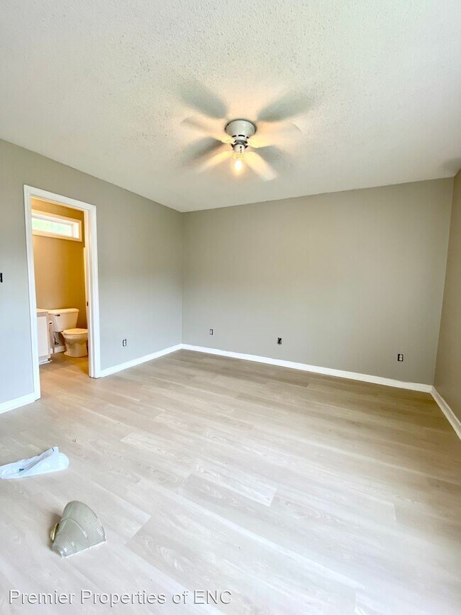 Building Photo - 2 br, 2.5 bath House - 342 Winners Circle