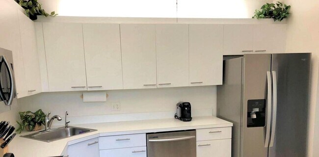 Building Photo - 5265 Brisata Cir