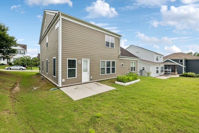 Building Photo - 1719 Biscayne Dr