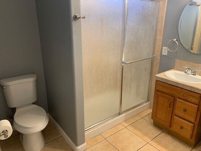 Building Photo - 3 Bedroom Townhouse