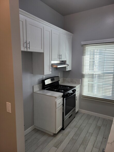 Building Photo - 10551 Lakeside Dr South Unit J