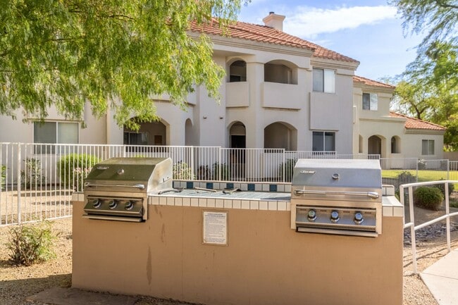Building Photo - Adorable 2 bedroom unit in Paradise Valley!!