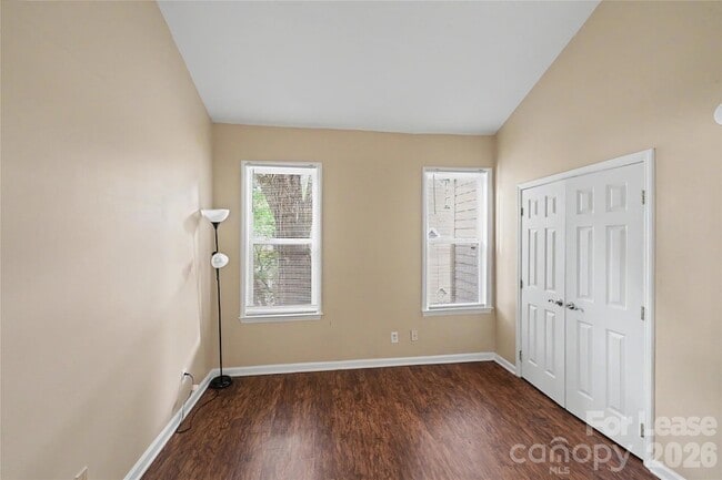 Building Photo - 244 S Cedar St