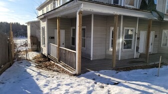 Building Photo - 31 Shaw St