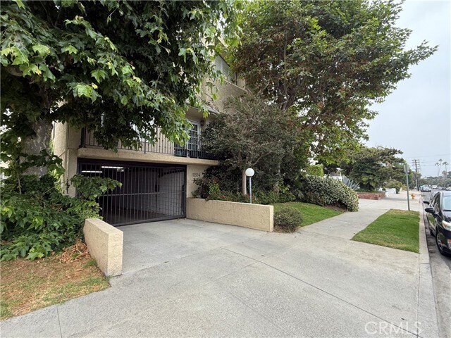 Building Photo - 1224 S Saltair Ave