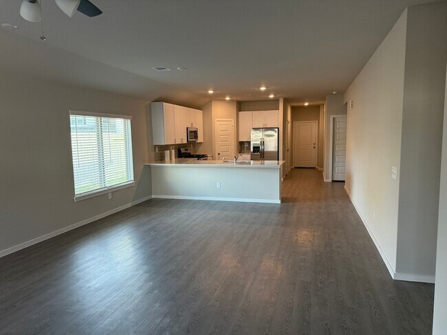 Building Photo - 2027 Summer Night Dr