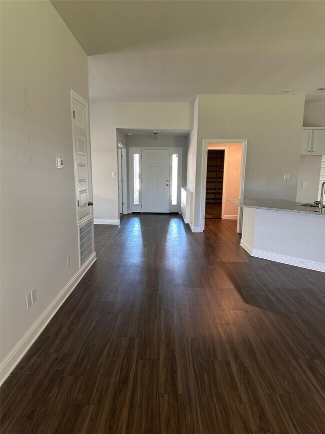 Building Photo - 4201 Chadwick Rd