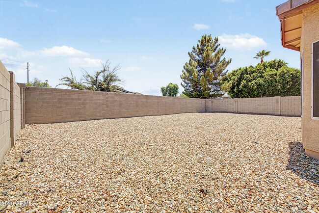 Building Photo - 8151 W Tonto Ln
