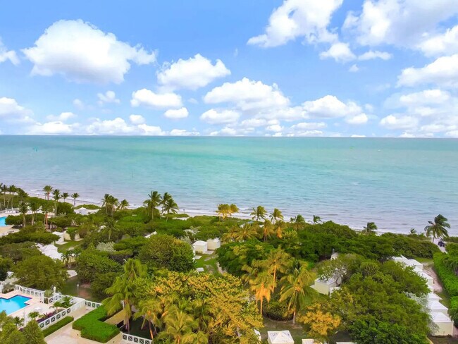 Building Photo - 455 Grand Bay Dr