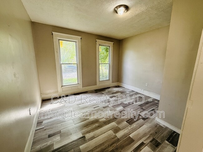 Building Photo - 3838 Marvin Ave