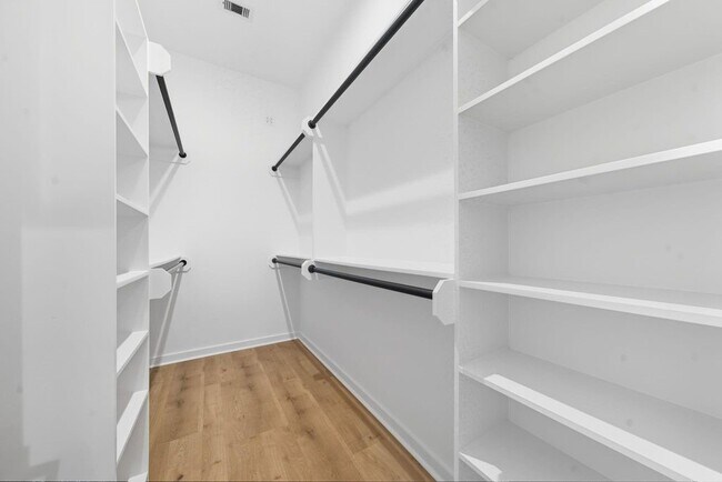 Building Photo - 5029 Van Fleet St