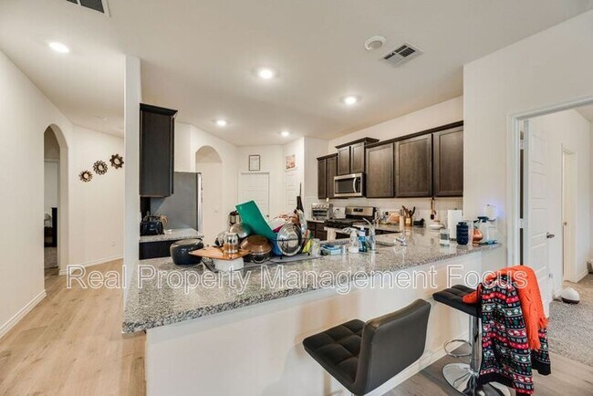 Building Photo - 7205 Bledington Ln