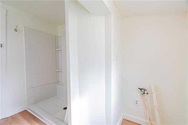 Building Photo - 805 Ave A