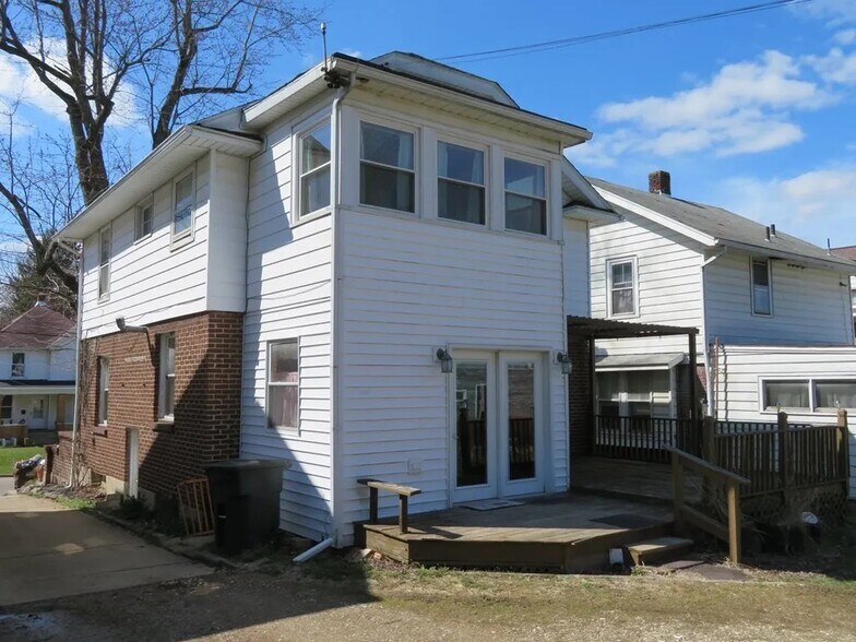 Building Photo - 172 Western Ave