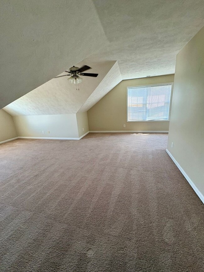 Building Photo - Nice home awaiting you to call home today- close to shopping and dining