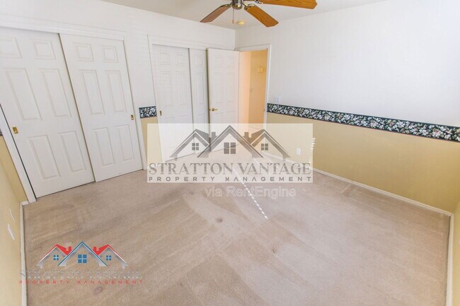 Building Photo - 10864 E Lindner Ave