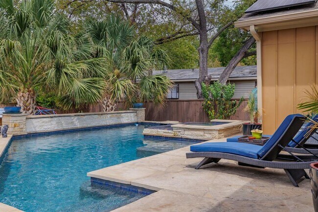 Building Photo - 5206 Woodrow Ave