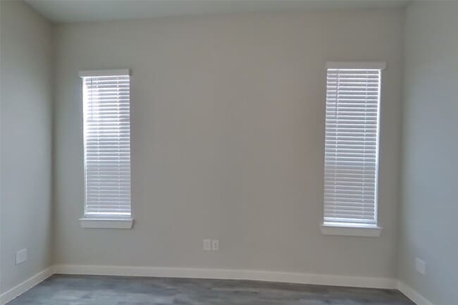 Building Photo - 9835 Willow Creek Commerce Dr