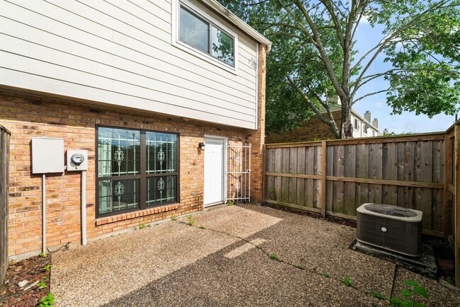 Building Photo - 6653 Wanda Ln