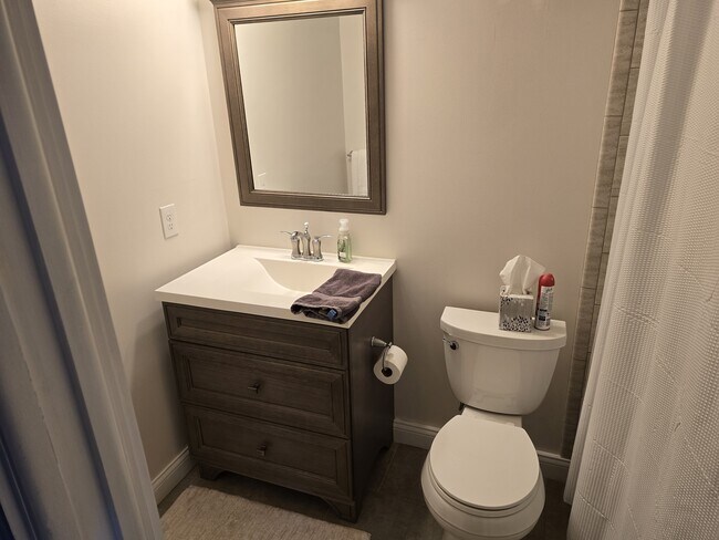 Building Photo - 5580 Creek Run Dr