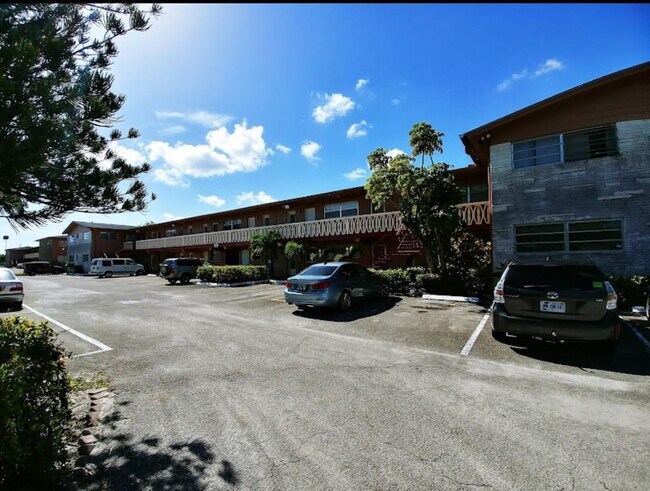 Primary Photo - 251 NE 187th St