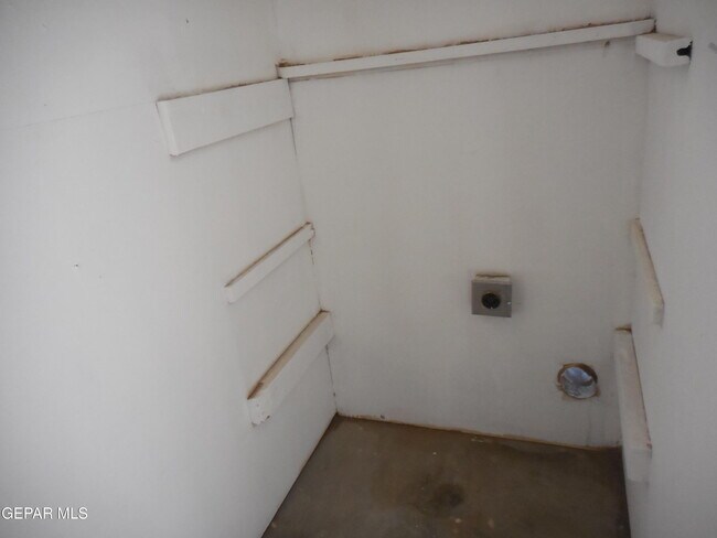 Building Photo - 3608 Sheppard Ave