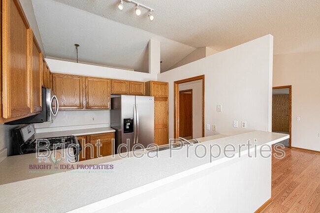 Building Photo - 2737 Douglas Dr N