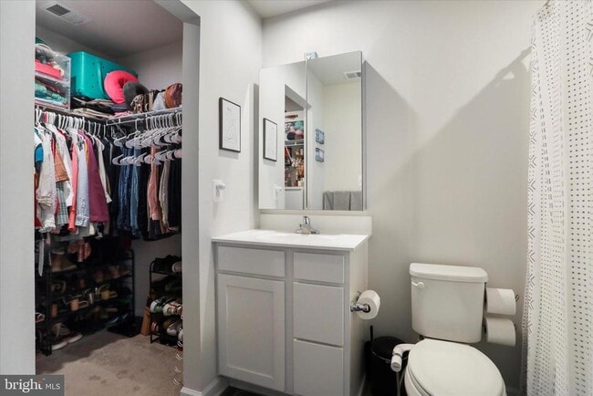 Building Photo - 206 Spring Pl