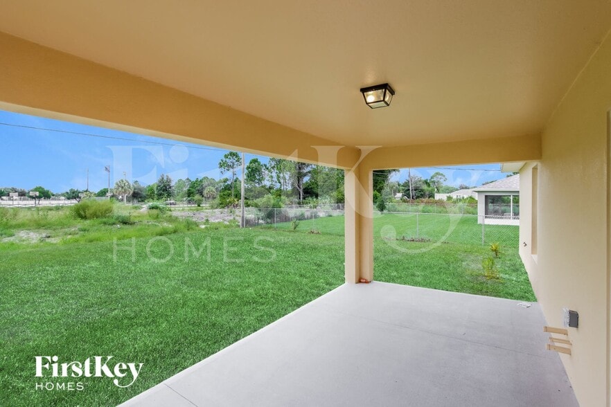 Building Photo - 918 Armstrong Rd SE