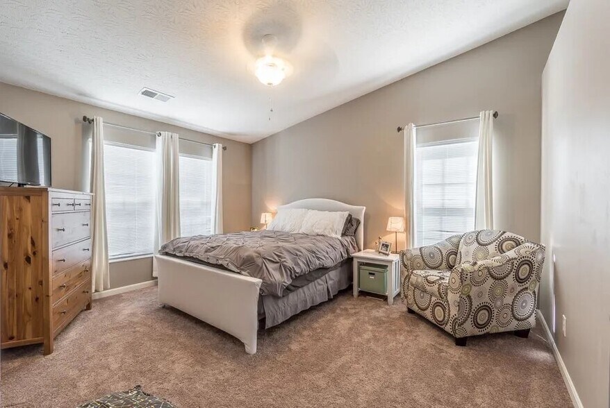 Building Photo - 1070 Larkspur Ct