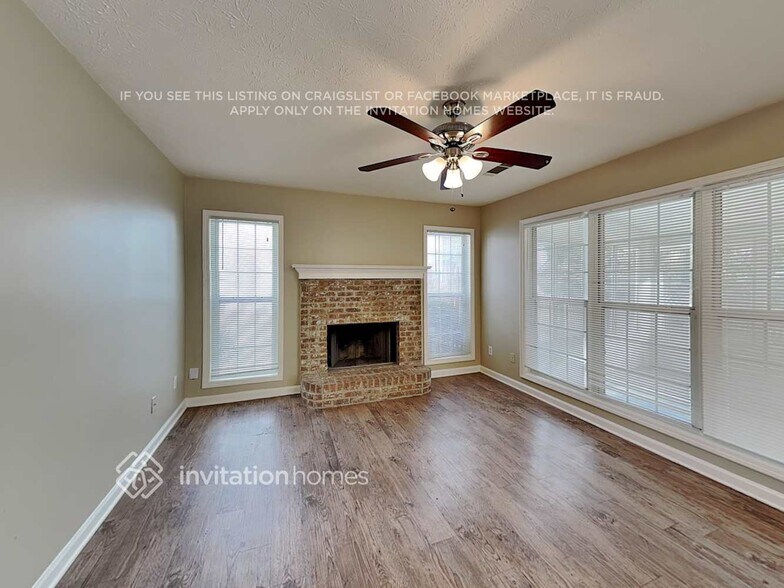 Building Photo - 1042 Simon Park Cir