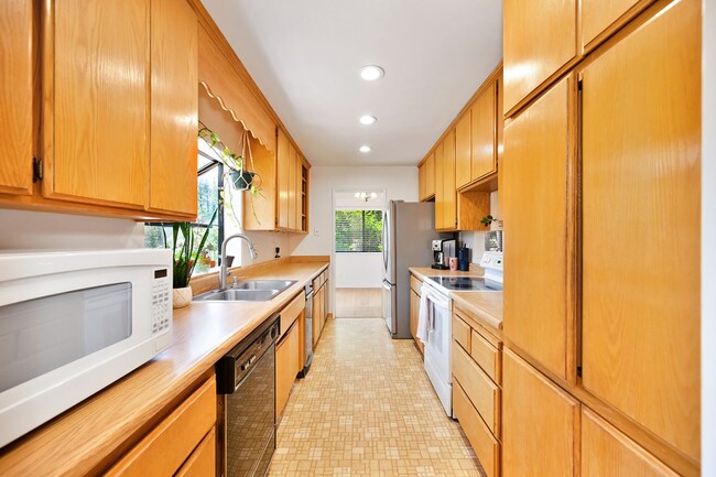 Building Photo - 3-Bedroom Home on a Foresthill Cul-de-Sac