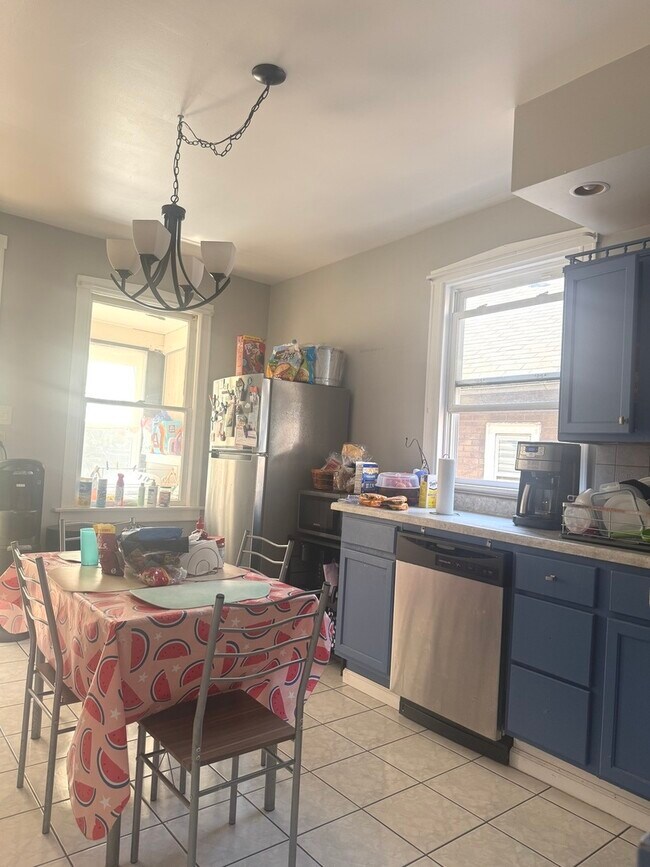 Building Photo - 2971 S Lyman St