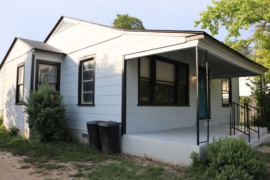 Building Photo - 203 Brooks Ave